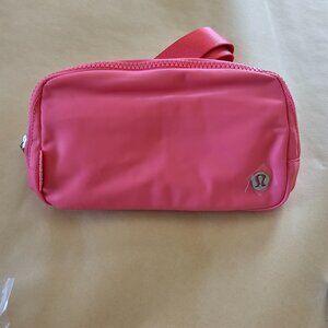 Lululemon Everywhere Belt Bag, OS, Fuscia